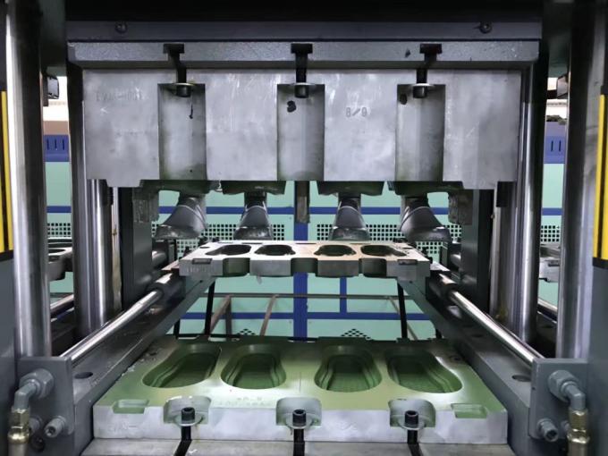 Un doppio colore EVA Foaming Machine Shoe Machine di due stazioni